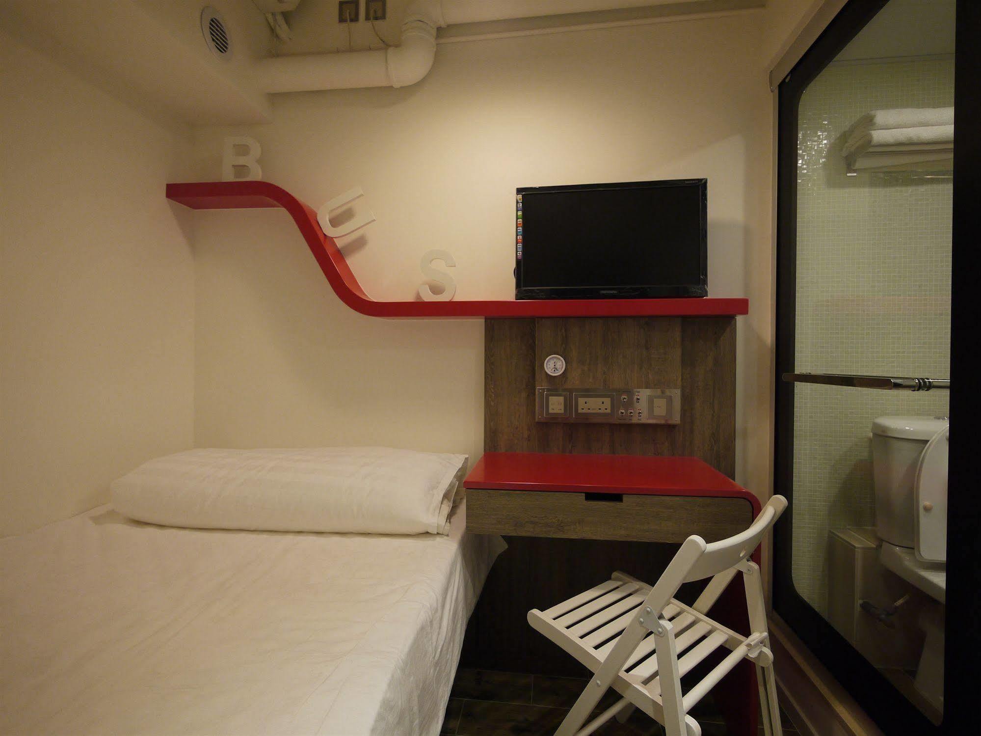 Panda'S Hostel - Hot Dog Bus Hong Kong Bagian luar foto